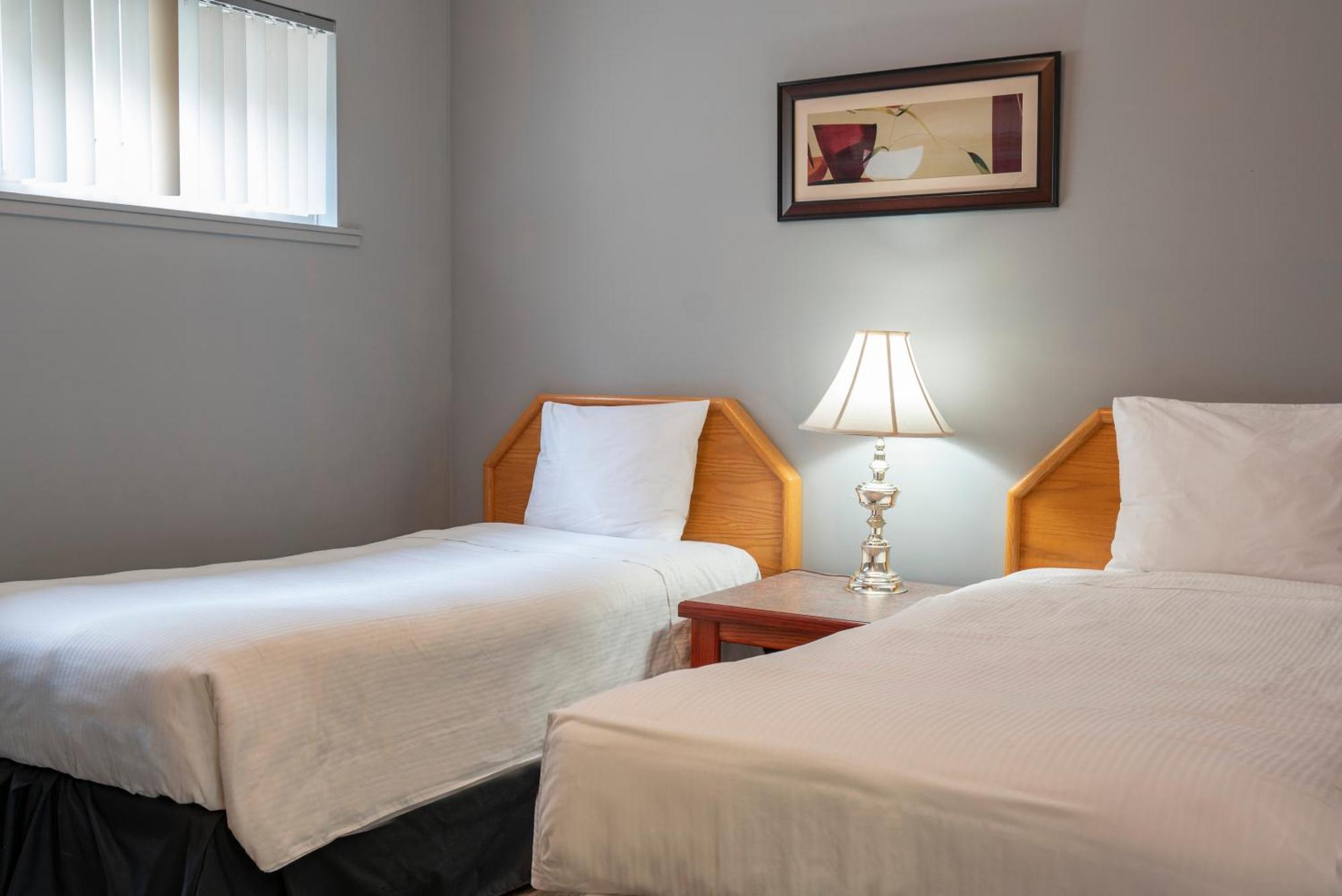 Tiki Shores Inn & Suites Penticton Esterno foto