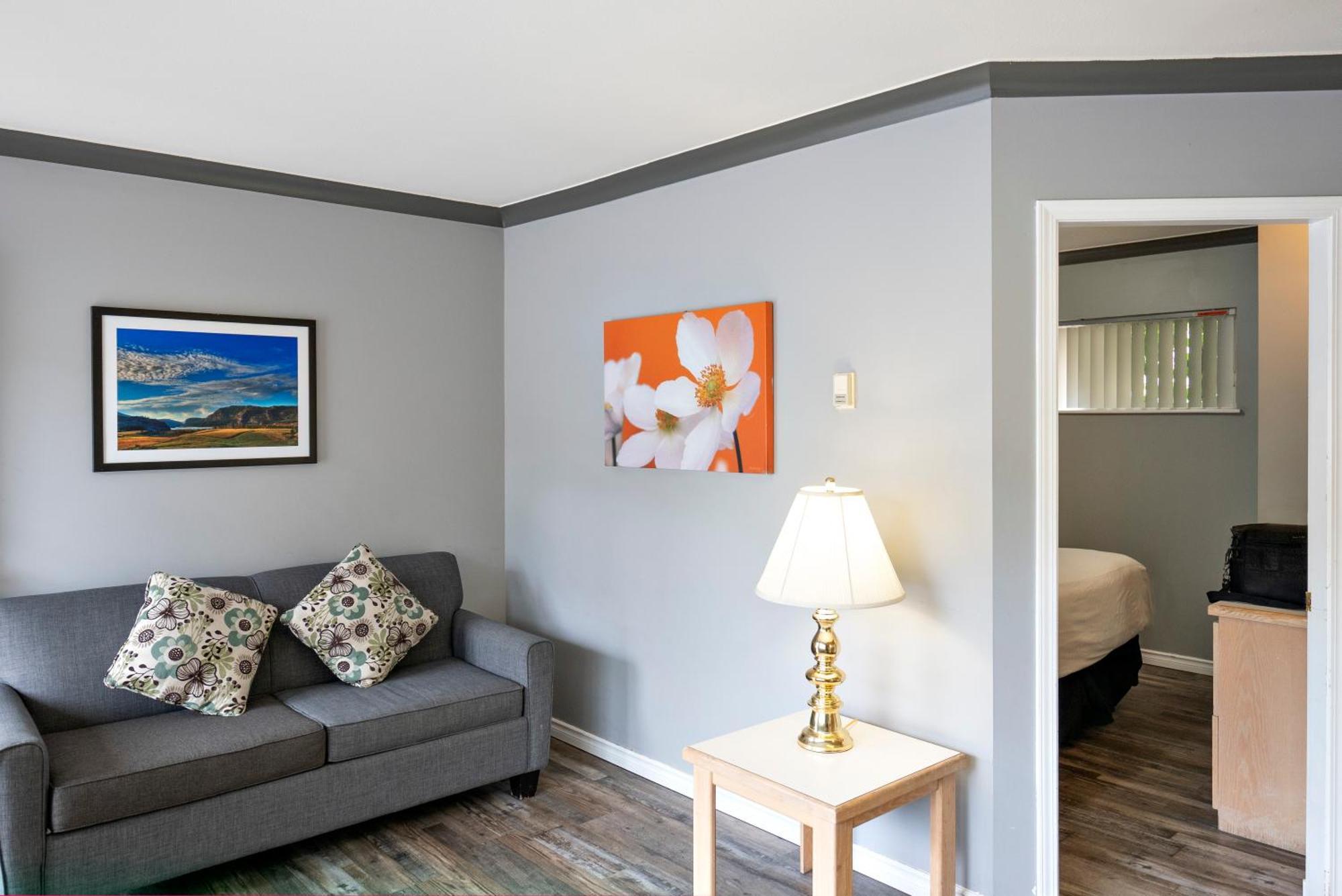Tiki Shores Inn & Suites Penticton Esterno foto