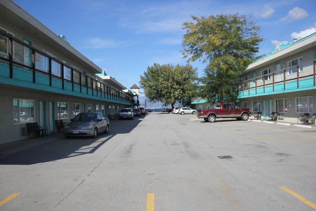 Tiki Shores Inn & Suites Penticton Esterno foto