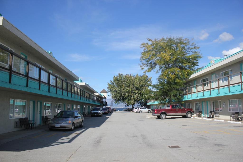 Tiki Shores Inn & Suites Penticton Esterno foto