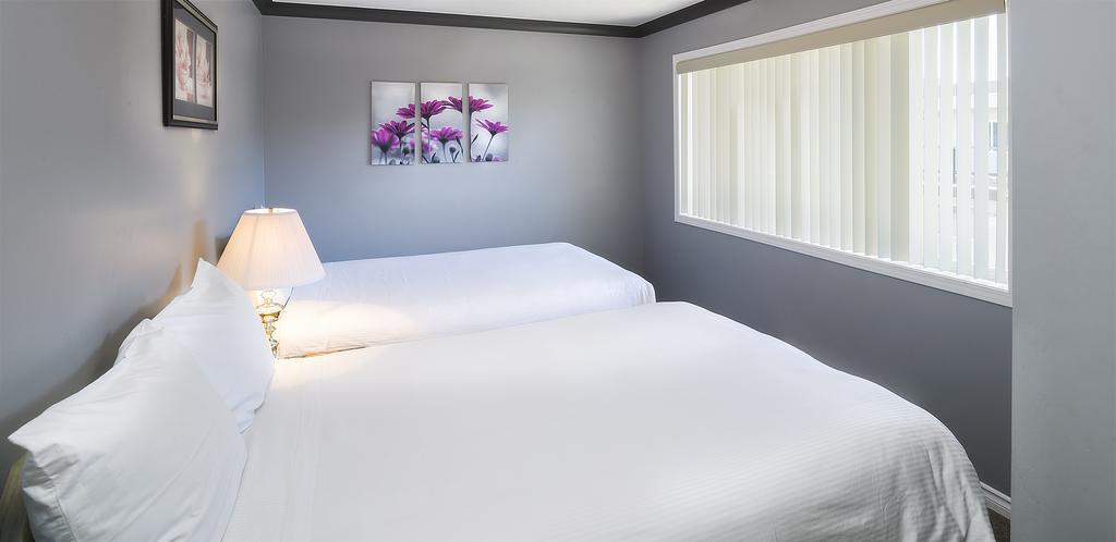 Tiki Shores Inn & Suites Penticton Esterno foto