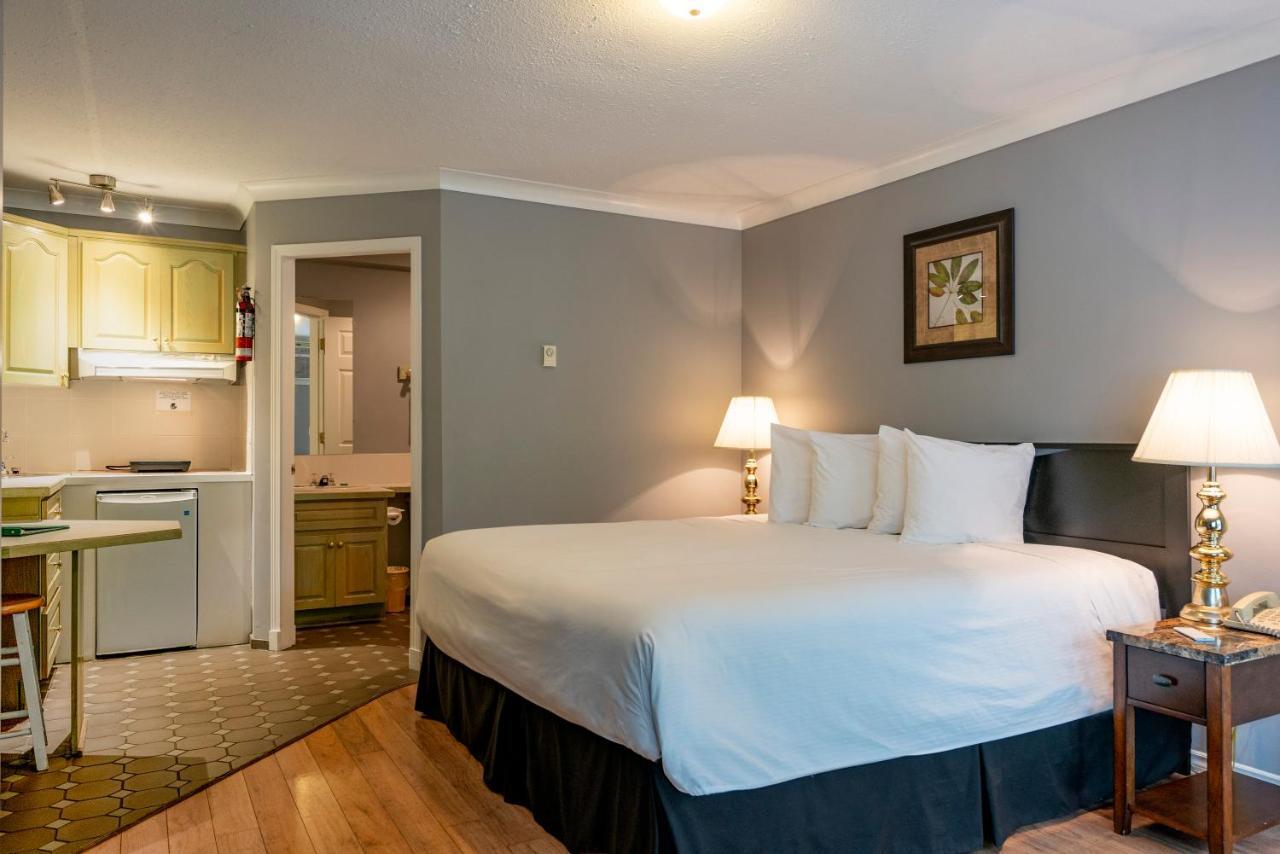 Tiki Shores Inn & Suites Penticton Esterno foto